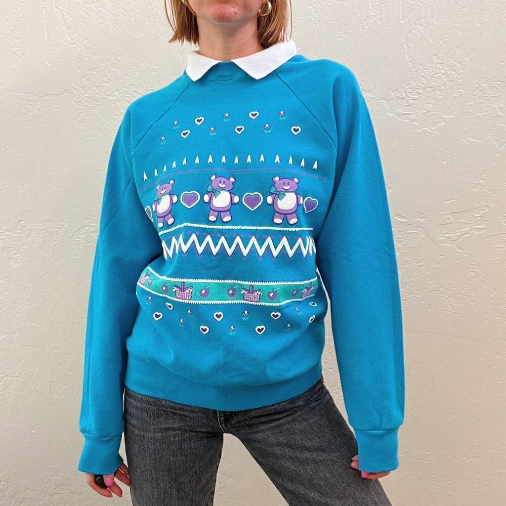 Vintage 1980's Grandmacore Teddy Bar Graphic Sweatshirt w/ White Collar